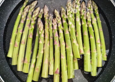 asperges vertes tapenade tomates confites les beuqueries étape 1